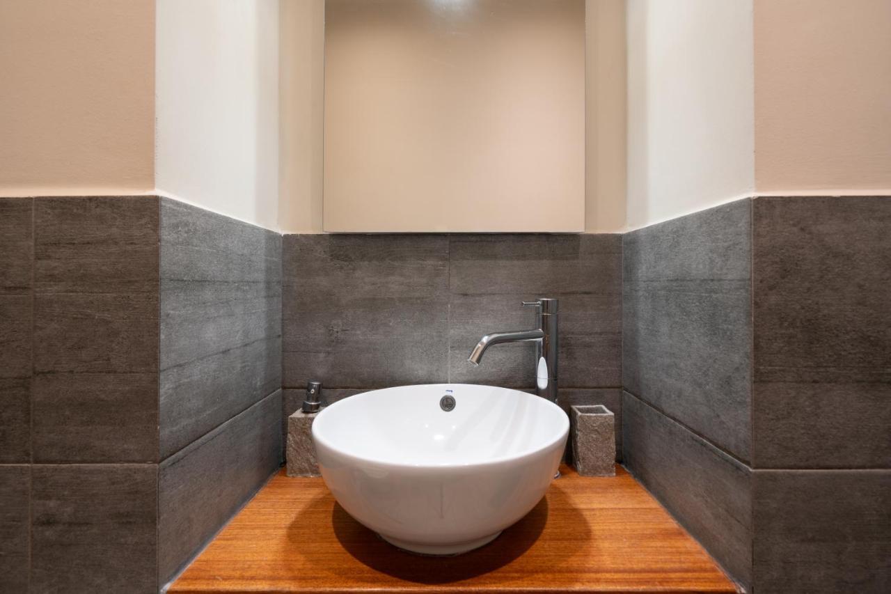 Classy Apartment In Koukaki, Walk To Metro & Acropolis 雅典 外观 照片